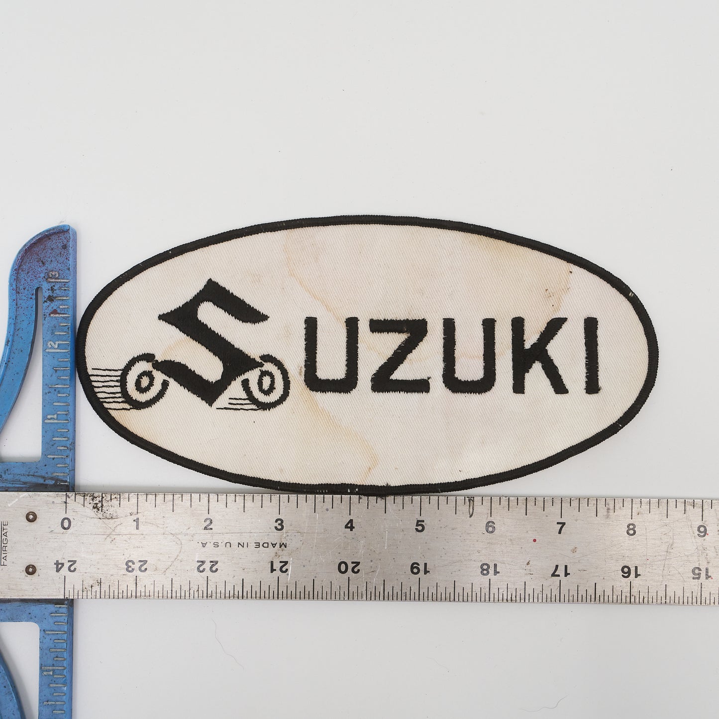 Suzuki Vintage Oval Patch - White & Black