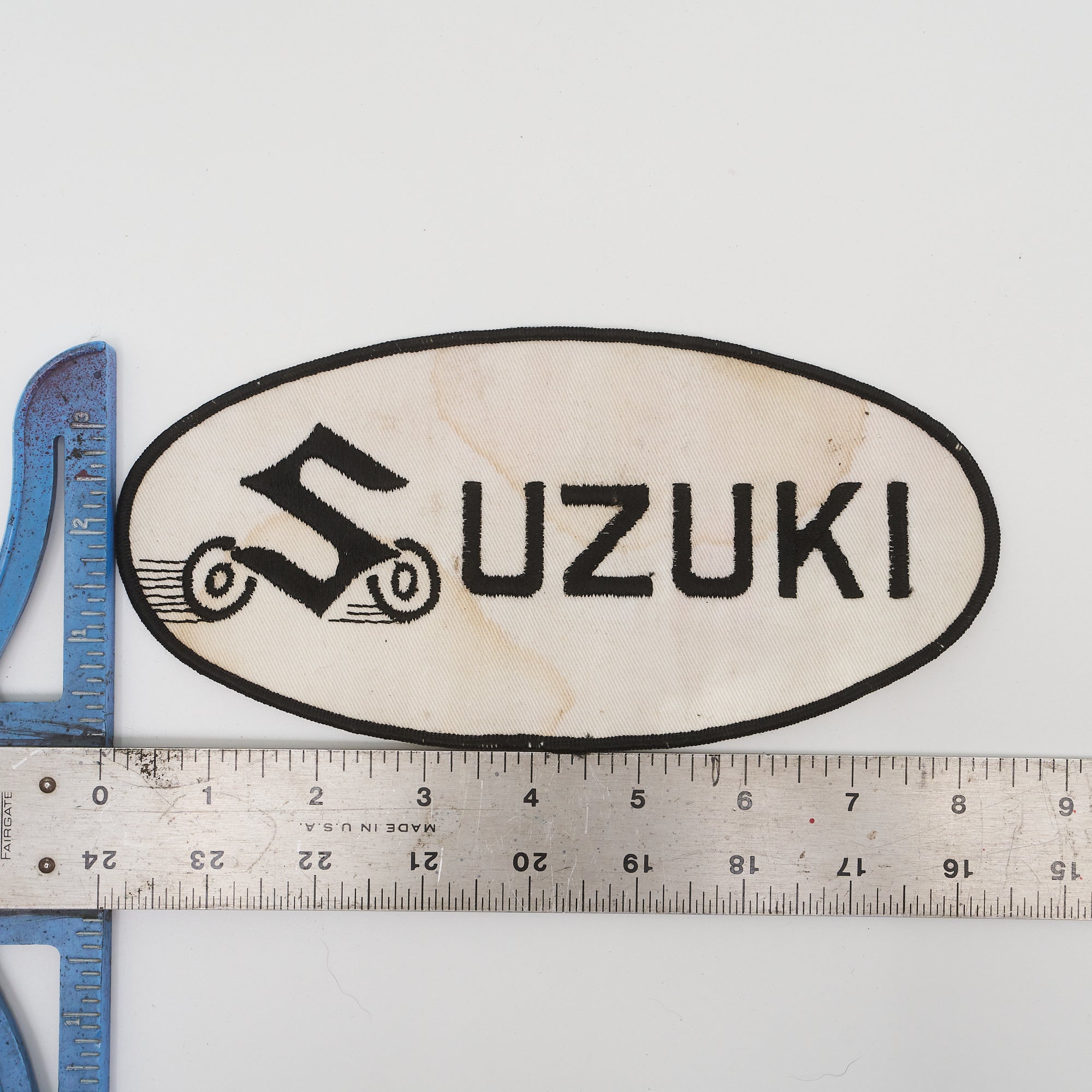 Suzuki Vintage Oval Patch - White & Black